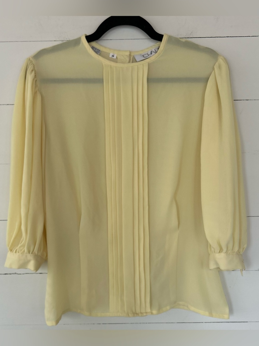 Chaus Light Yellow Pleated Front Blouse - Classic Design, Size 14